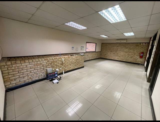 1,177M² WAREHOUSE TO LET IN KYA SANDS